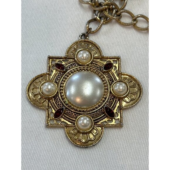 Vintage Medallian Goldtone Necklace With Faux Pearls Red Rhinestones Statement - Picture 3 of 9